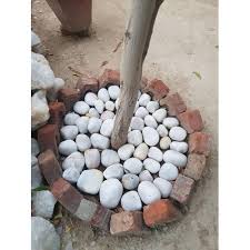 white garden pebble stone usage