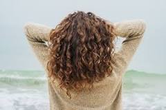 how-do-you-keep-curly-hair-from-frizzing