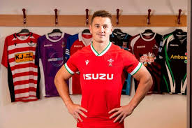 2019/2020 wales rugby home jersey size: Wales New Rugby Kit Unveiled As First Images Show New Home And Away Macron Shirts Wales Online