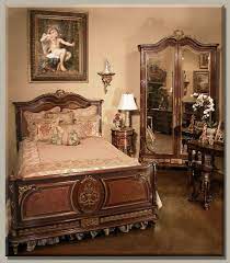 Stunning french provincial style bedroom furniture of wood in beiges. Elegant French Bedroom Furniture Comes With The Luxurious Looks Vintage Bedroom Mahogany French Classic Bedroom Decor Bedroom Vintage Vintage French Bedroom