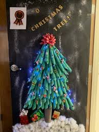 ucgh christmas door decorating