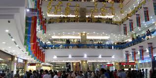 Located at edapally junction, the mall is constructed at a cost of rs 1,600 crore. Lulu Mall Cochin Experience Kerala