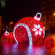 China Giant Outdoor Baubles