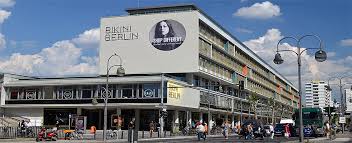 A highlight is the large rooftop terrace with a spectacular view of berlin zoo. Bikini Haus Berlin Shoppingcenter Berlinstadtservice