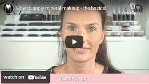 applying mineral makeup