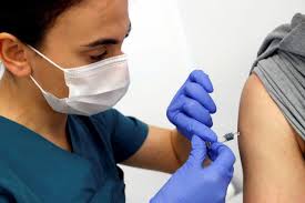 Αλαλούμ με το εμβόλιο της γρίπης – Το επηρεάζει τελικά ο κορωνοϊός; -  Ειδήσεις - νέα - Το Βήμα Online