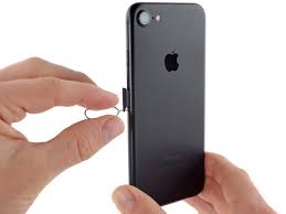 Insert the clip in the small hole on the tray and press lightly. Iphone 7 Sim Karte Austauschen Ifixit Reparaturanleitung