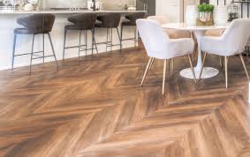 vinyl flooring vs laminate flooring