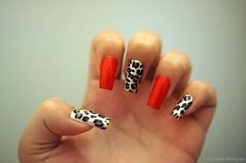 hanna marin leopard nails