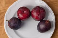 How do you know if a plum has gone bad?