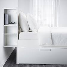En plus de créer une protection entre la tête et le mur, la tête de lit apporte une touche personnelle à la chambre à coucher. Brimnes Cadre De Lit Rangement Tete De Lit Blanc Lonset 160x200 Cm Ikea