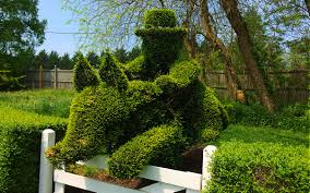 10 reasons ladew topiary gardens is