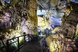 paradise cave day tour from hue phong