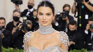 Kendall Jenner hits Met Gala 2021 red ...