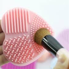 heart shaped silicone makeup brush