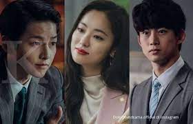 Father, mother, older brother, younger sister. Drama Korea Terbaru Song Joong Ki Rilis Foto Adegan 3 Aktor Utama Ini Peran Mereka