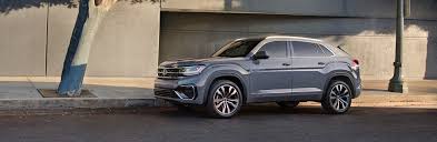 Hence we have the 2020 volkswagen atlas cross sport, which shares its platform with the atlas (the wheelbases are even the same) but loses about three there's a whole bunch of trims on offer: 2020 Volkswagen Atlas Cross Sport Trim Comparison Se Vs Se With Technology