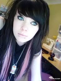 A classic long emo hairstyle for girls with an indigo hue. Google Image Result For Http Favim Com Orig 201107 03 Black Hair Blue Eyes Emo Girl Gorgeous Pretty Favi Girls With Black Hair Black Hair Blue Eyes Blue Hair