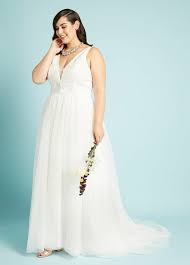 Find plus size wedding dresses to fit you perfect? 15 Breathtaking And Affordable Plus Size Bridal Gowns Under 750