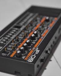 roland boutique jp 08 synthesizer