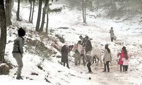 Ve opiniones y fotos de viajeros, y unas grandes ofertas para el mehman khana en tripadvisor. Snow Brings More Tourists And Problems For Rural Residents In Murree Pakistan Dawn Com