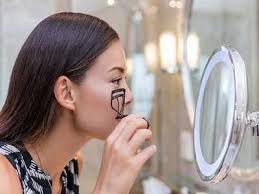First of all, to use the eyelash curler the eyelashes must be removed. Eyelash Curlers Your Secret To Fluffy Eyelashes Most Searched Products Times Of India
