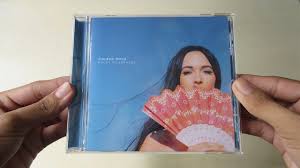 Golden hour makes mincemeat of the fuss about country women crossing over. Kacey Musgraves Golden Hour Unboxing Cd En Espanol Youtube