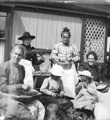 vintage women s styles of maine from the late th century working bee at lake city circa 1899 lake city was located at megunticook lake