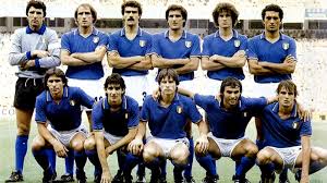 Da fabio81, 28 luglio, 2005 in richiesta identificazione/valutazione/autenticità. Mondiali 1982 Italia Il Football Come Lo Abbiamo Amato E Sognato