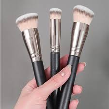 makeup brushes foundation concealer
