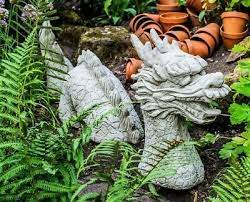 Large 3 Piece Dragon Stone Case Garden