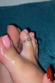 Cum covered toes 💦 : r/FootFetishExperiences