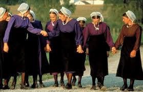 how do mennonite women dress modesty