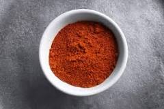 Is chili flakes the same as chili powder?