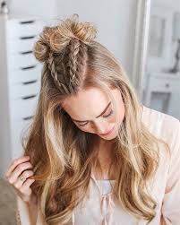 This everyday hairstyle for curly hair is suitable for date nights. 1001 Ideas For Cute Easy Hairstyles For School