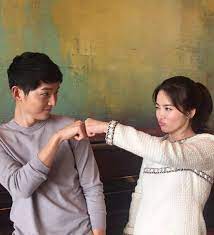 Some netizens believe that these two other people are involved. Descendants Of The Sun Song Joong Ki And Song Hye Kyo Home Facebook