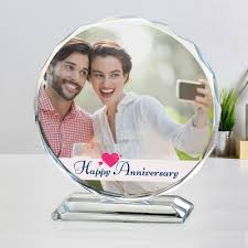 You should know what kind of gifts he likes and what his hobbies are. Anniversary Gifts For Husband Wedding Anniversary Gifts For Him Igp Com