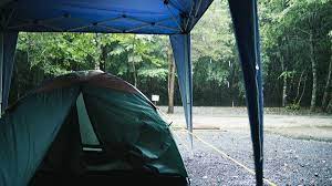雨の日キャンプに大活躍|便利なワンタッチタープの使い方