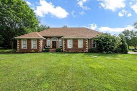 732 hunters pointe ct bowling green