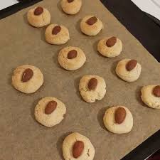 dairy and gluten free almond cookies