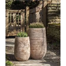 terra cotta outdoor plant pots