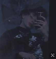 I'm actually enby af, but i thought you boys would enjoy anyway x (quarantine is lonely and i want validation). Aesthetic Profile Photos For Boys Novocom Top