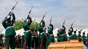The nigerian army on saturday prevailed on the family of the late chief of army staff, lt gen ibrahim attahiru, to ensure that he was buried in a coffin, contrary to the islamic rites. M4bwolwunnjnxm