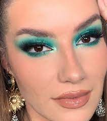turquoise eyeshadow look