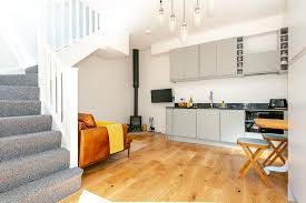 With over 200,000m² of carpet, lvt and vinyl flooring, safety flooring, laminate and real wood in stock with hundreds of colours, shades and styles to choose. Harrogate Centre Modern Stylish 2 Bedroom House Houses For Rent In North Yorkshire England United Kingdom
