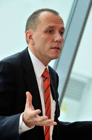 <b>...</b> Chemnitz im Jahr 2010 sprach Dr. <b>Uwe Knorr</b> als Vertreter der Unternehmer <b>...</b> - 1333435483-4226-0