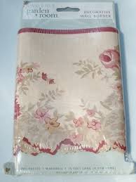 Vintage Rose Wallpaper Border