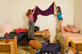 decorating your first dorm room on a budget