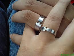 Sangat romantis, tetapi tahukah anda ternyata sejarah cincin tunangan tidak terlalu romantis seperti masa. 87 Gambar Tangan Yang Ada Cincin Tunangan Terlihat Keren Gambar Pixabay