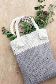 easy modern free crochet bag pattern